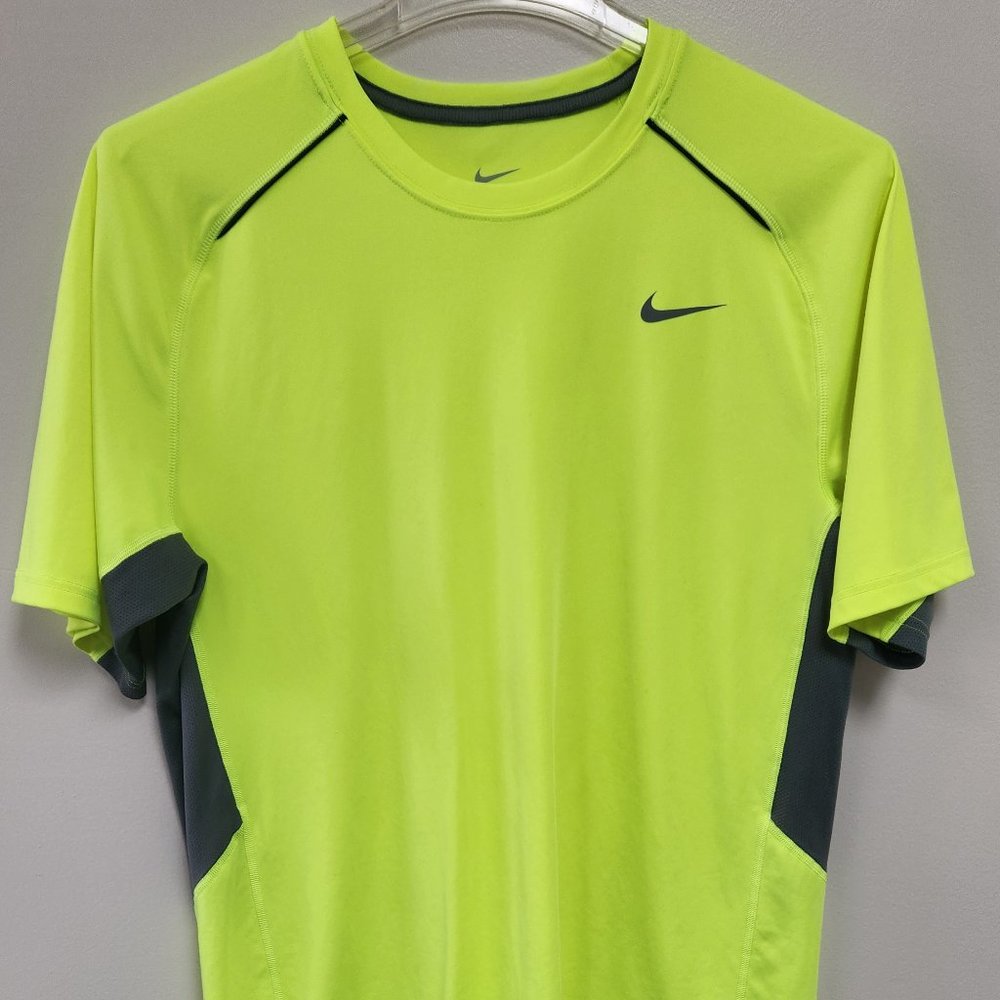 Men's Nike Dri Fit Neon Yellow Short Sleeve Athletic Shirt Size Large